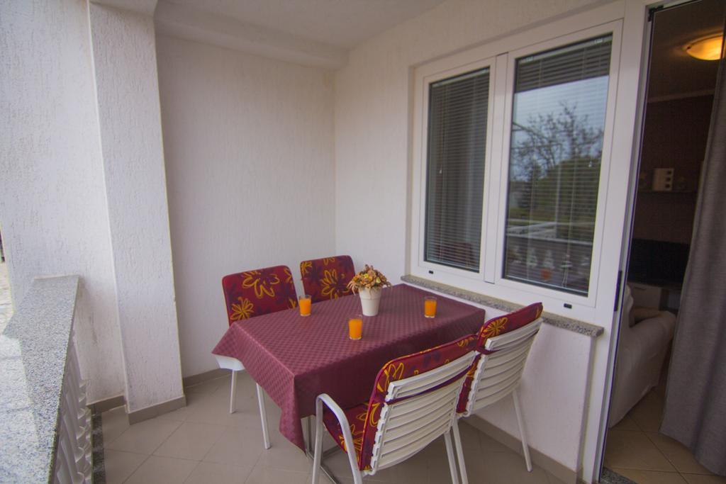Apartments Dario Крк Экстерьер фото